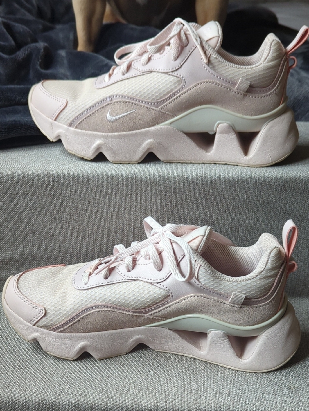 Nike Women’s Ryz 365 2 Blush Pink Sneakers